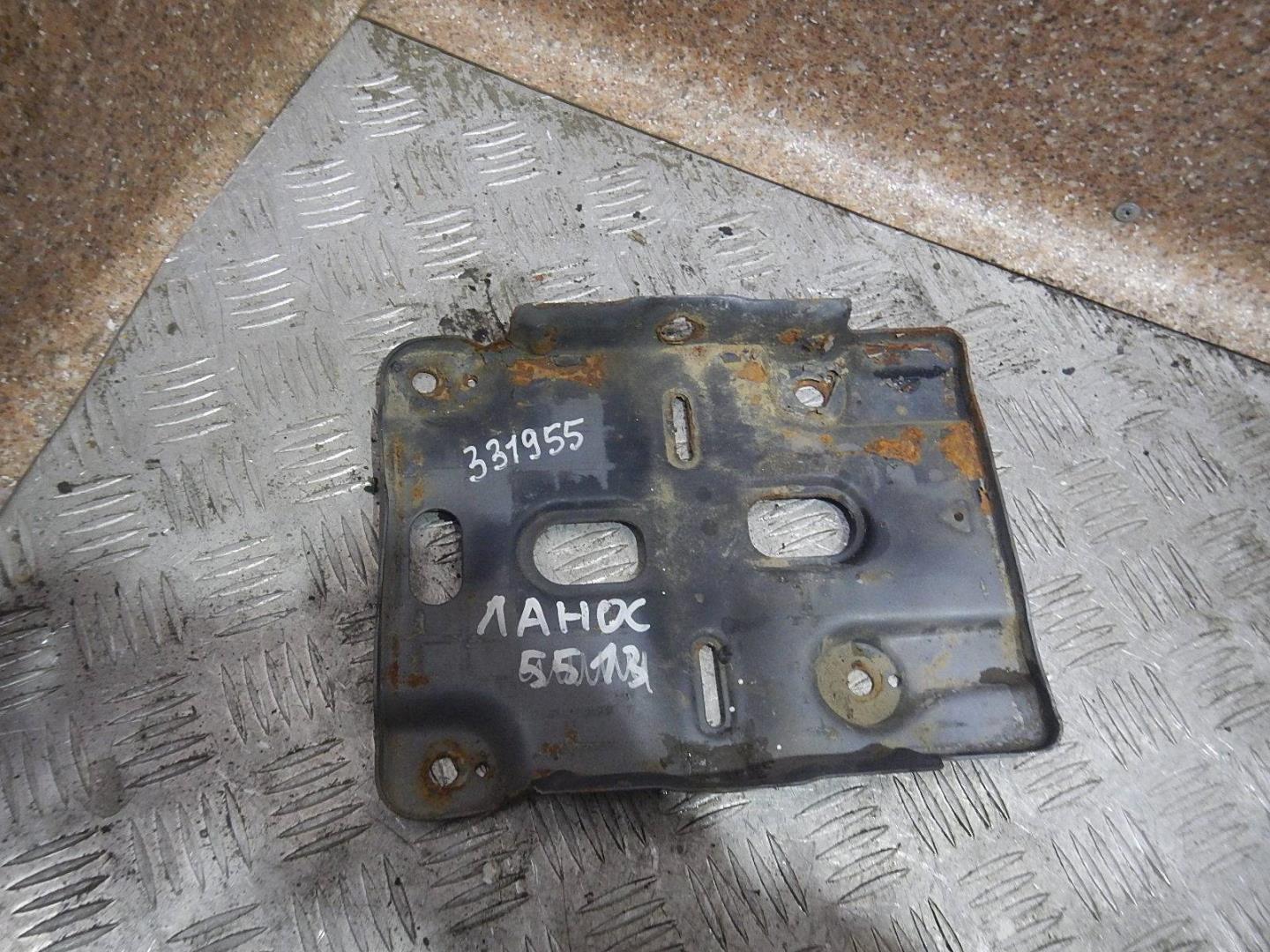 Крепление АКБ (корпус/подставка)