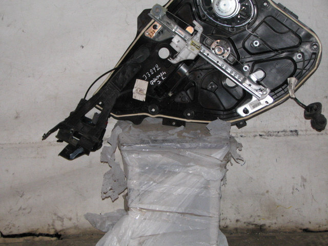 Стеклоподъемник механ. задний правый