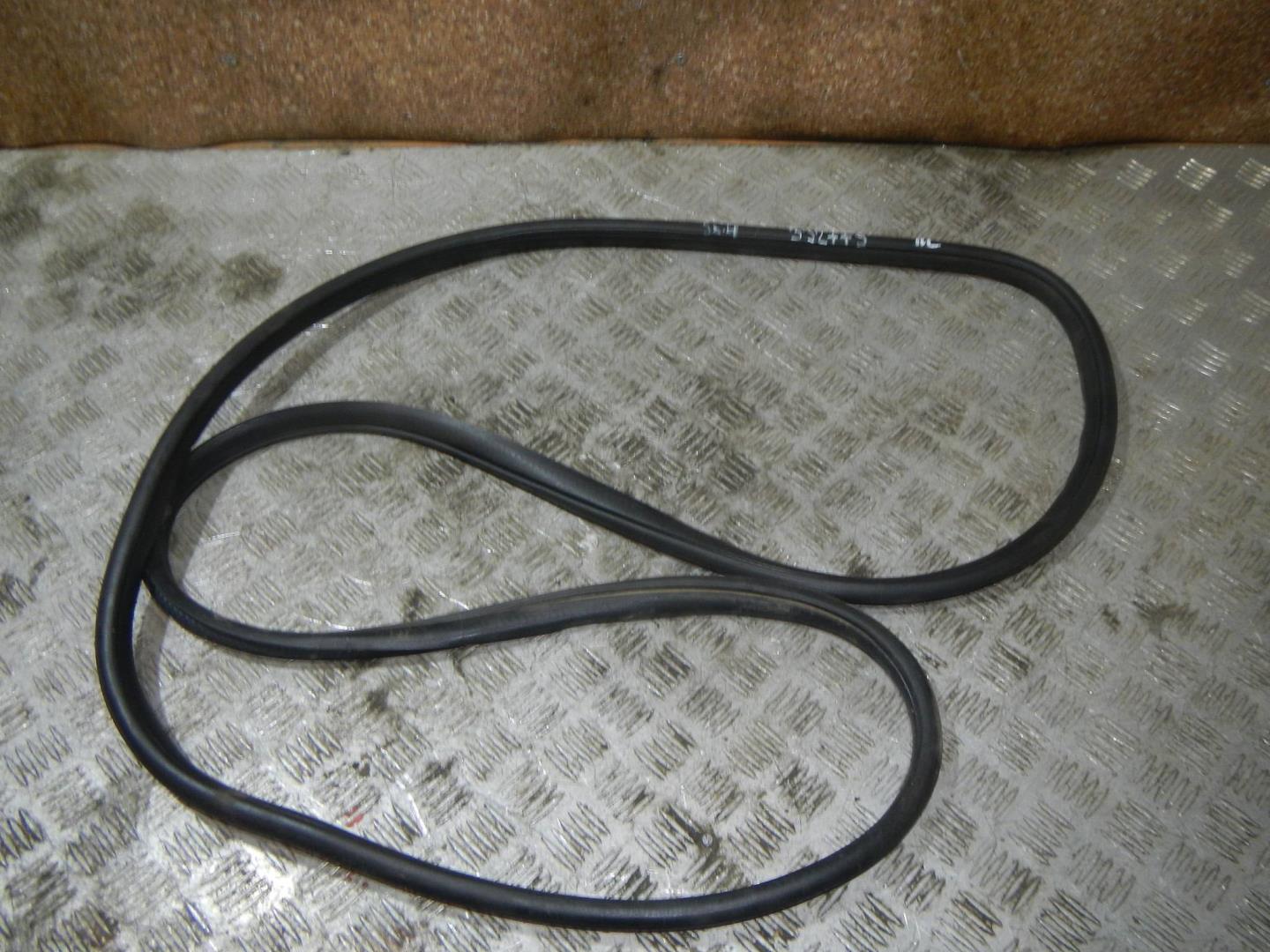 Уплотнитель двери