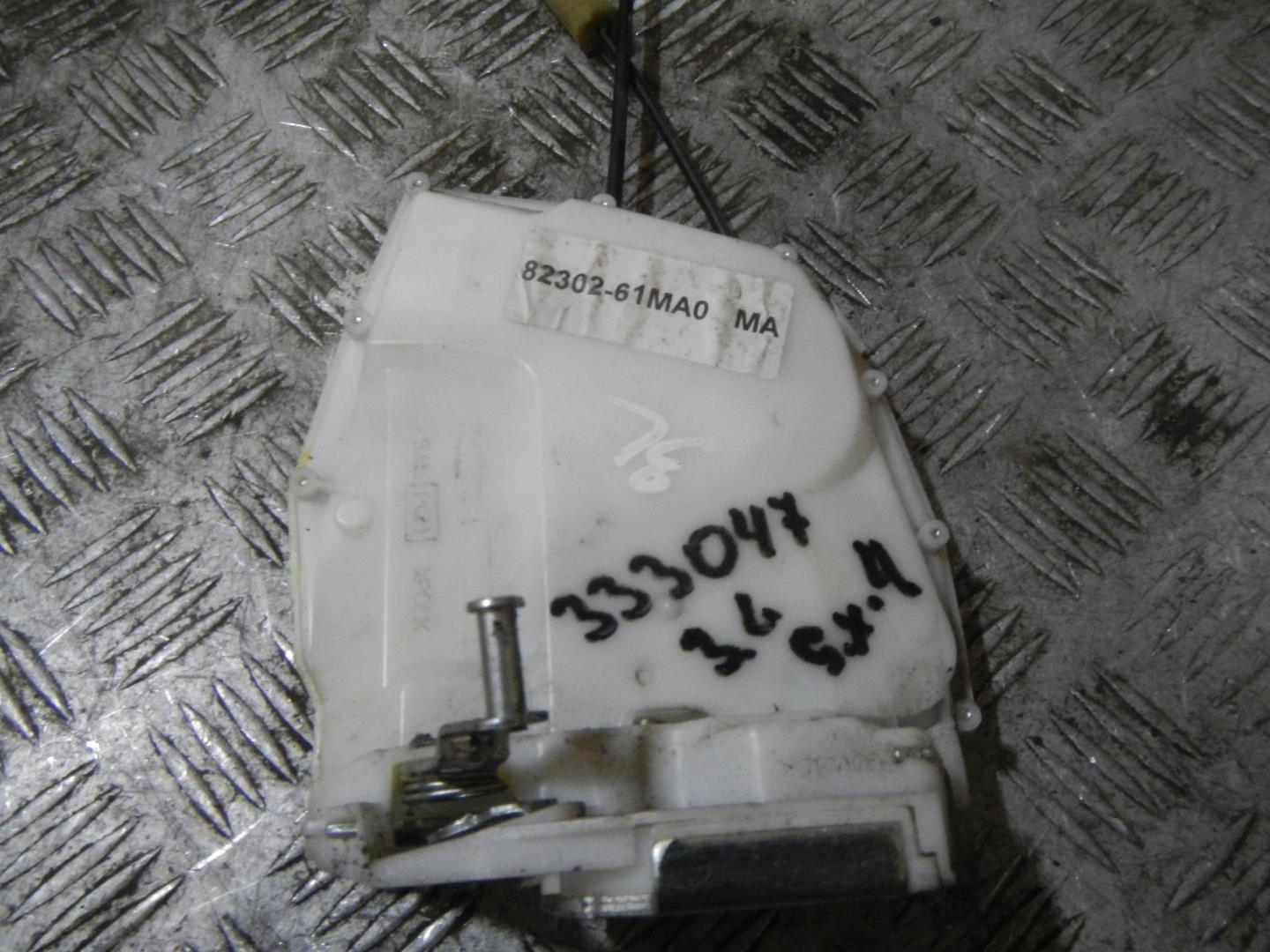 Замок двери задней левой