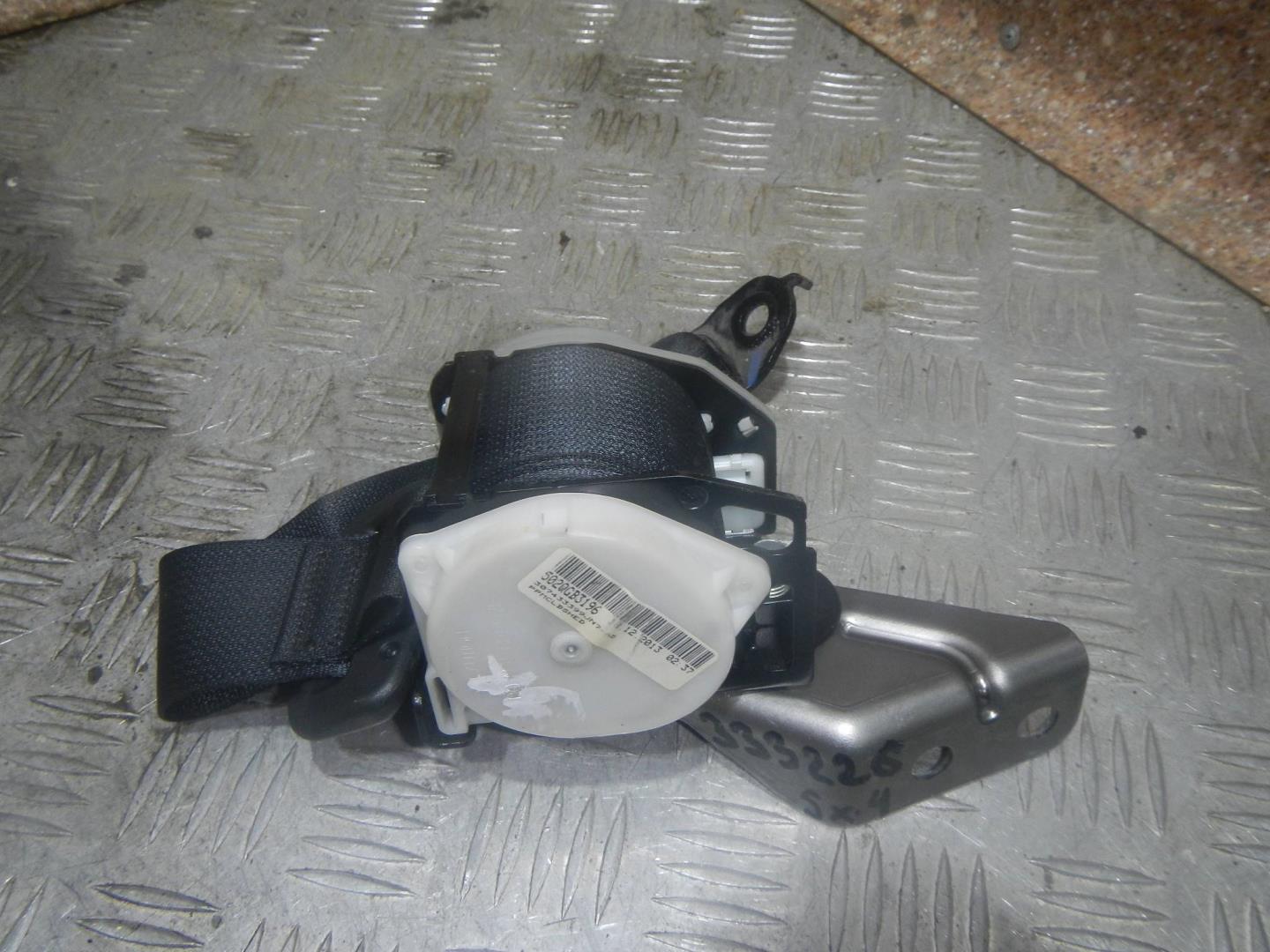 Ремень безопасности