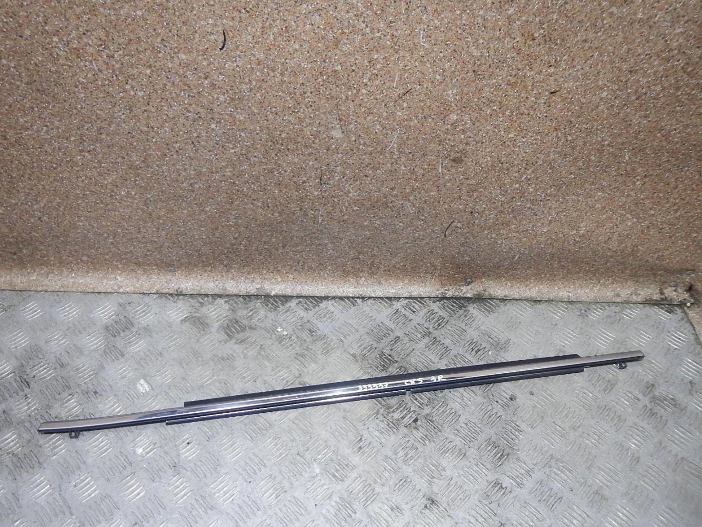 Накладка стекла заднего правого