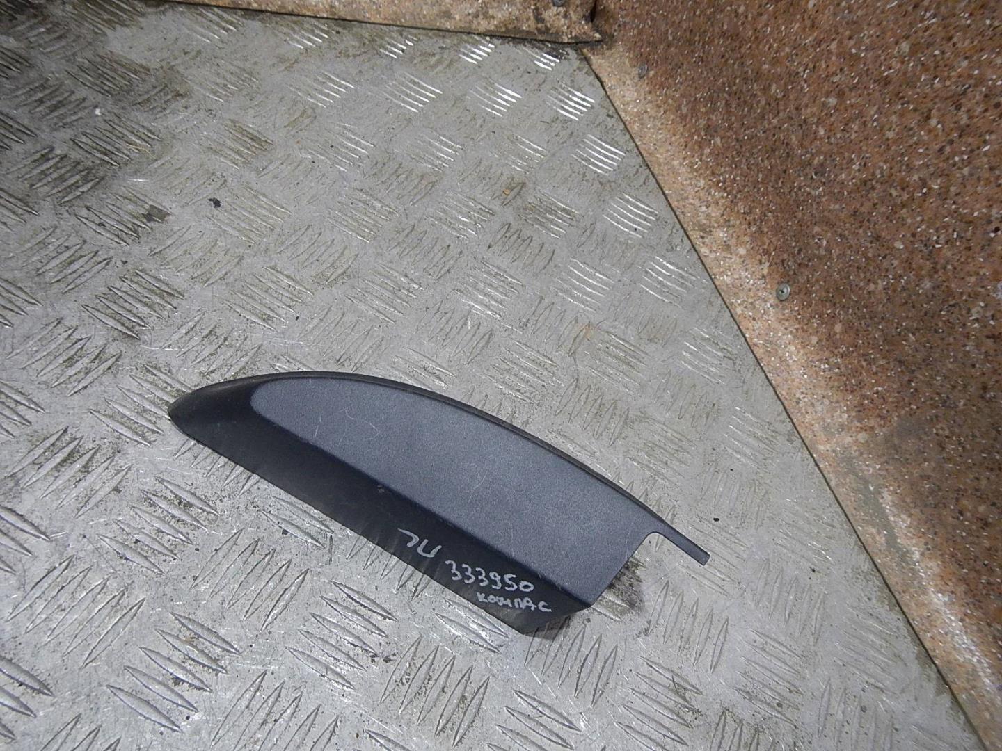 Крышка зеркала внутренняя правая