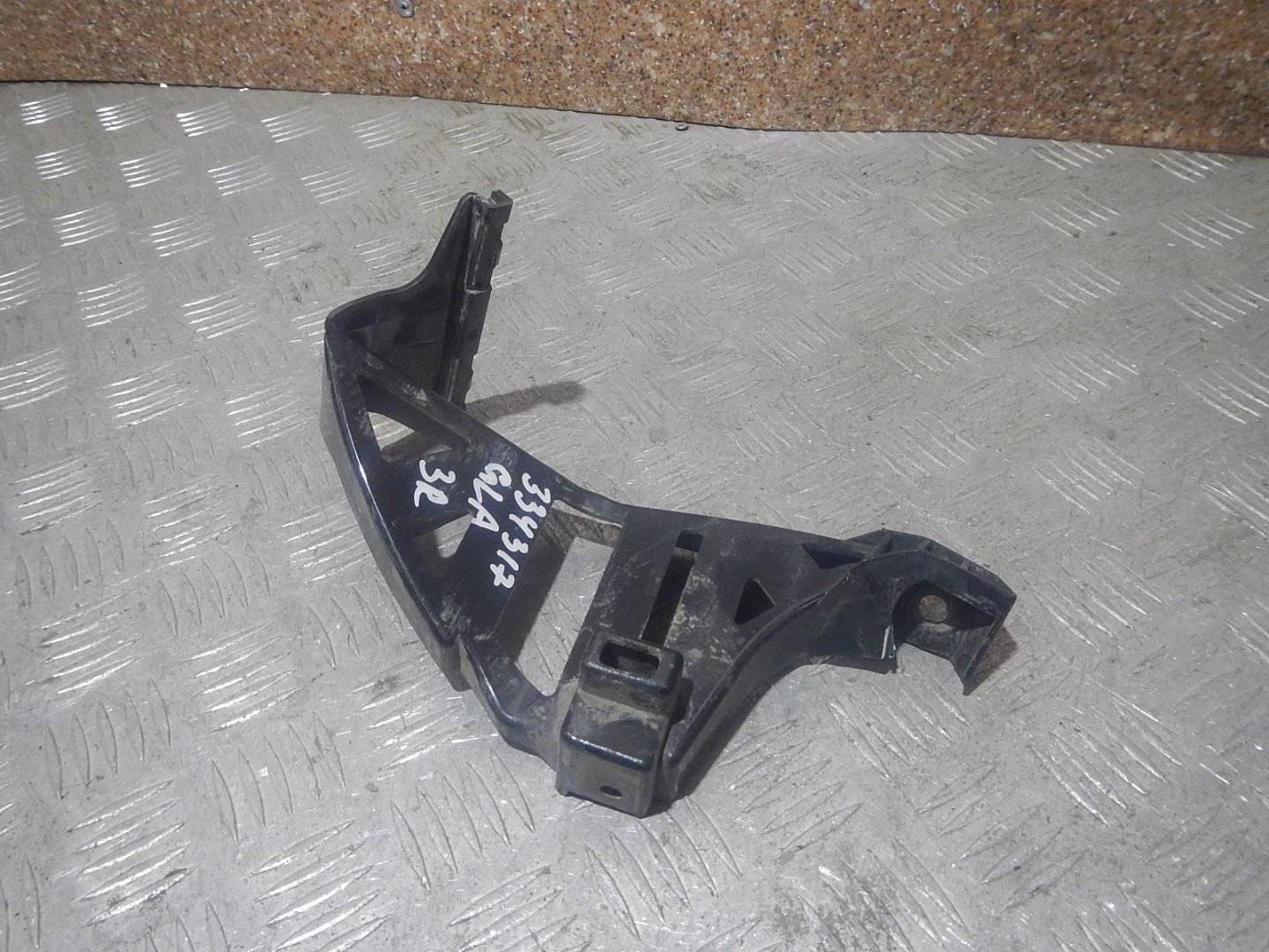 Кронштейн заднего бампера правый