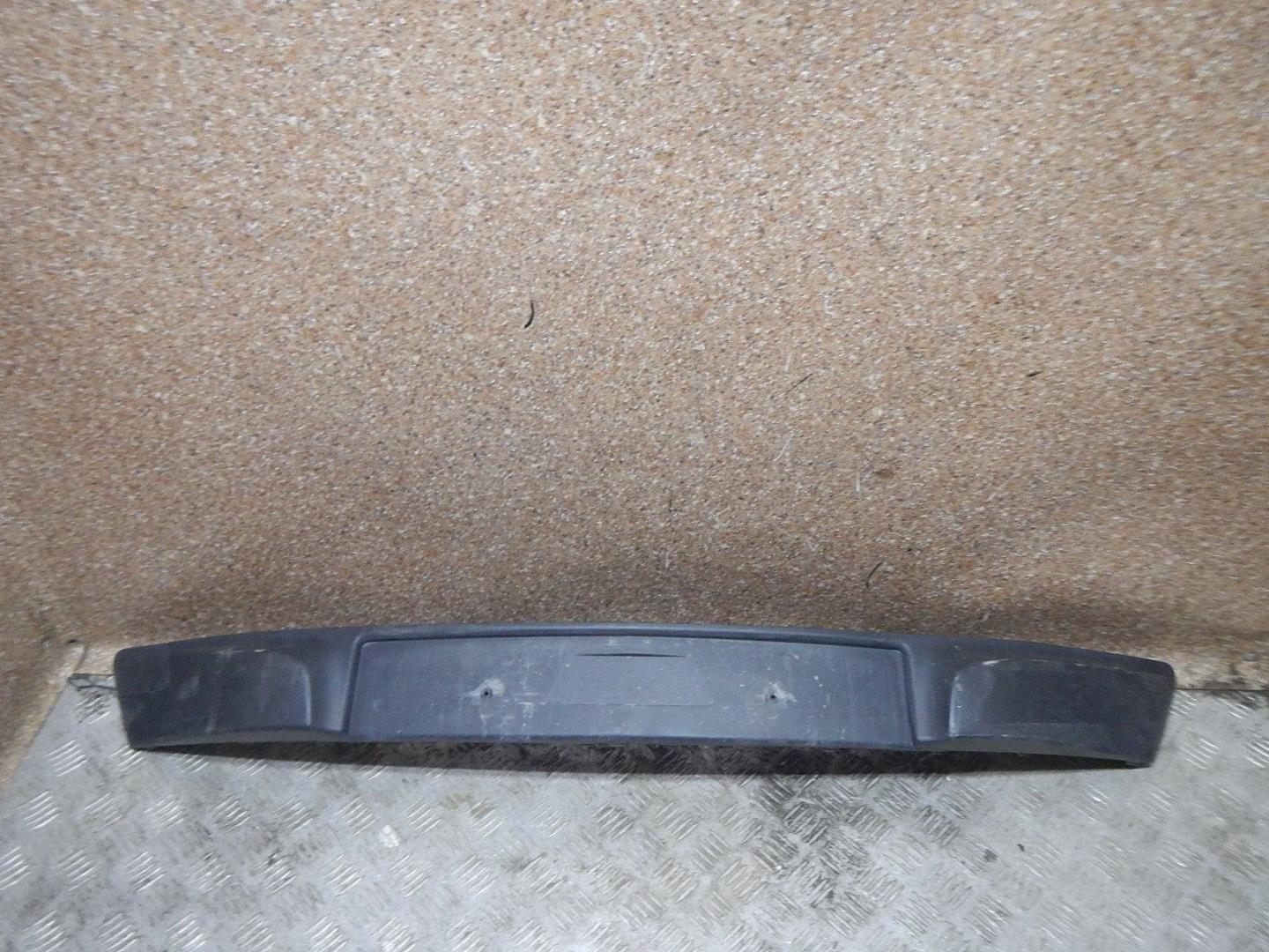 Накладка переднего бампера под номер