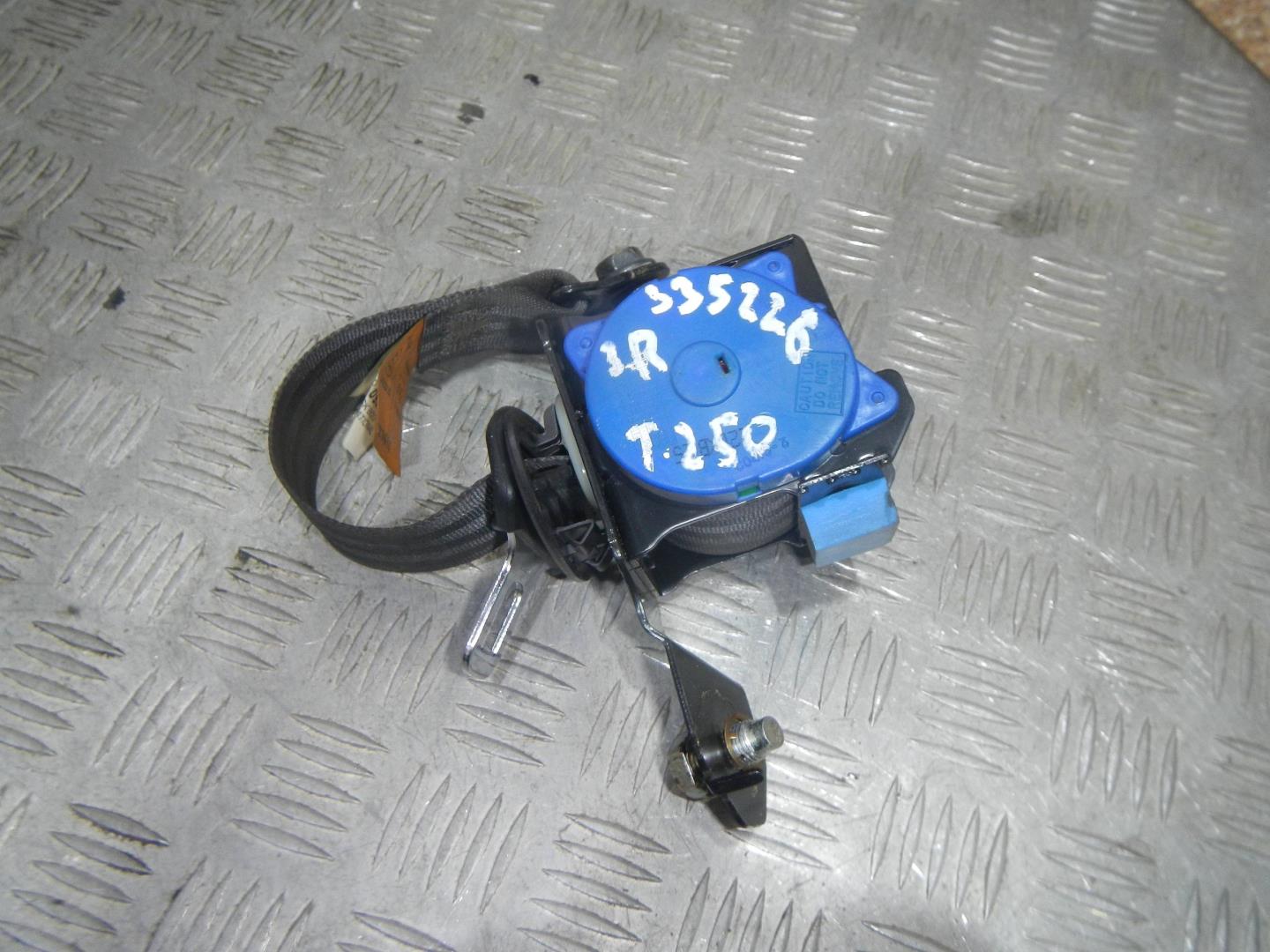 Ремень безопасности