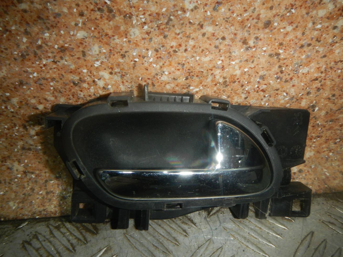 Ручка двери внутренняя правая