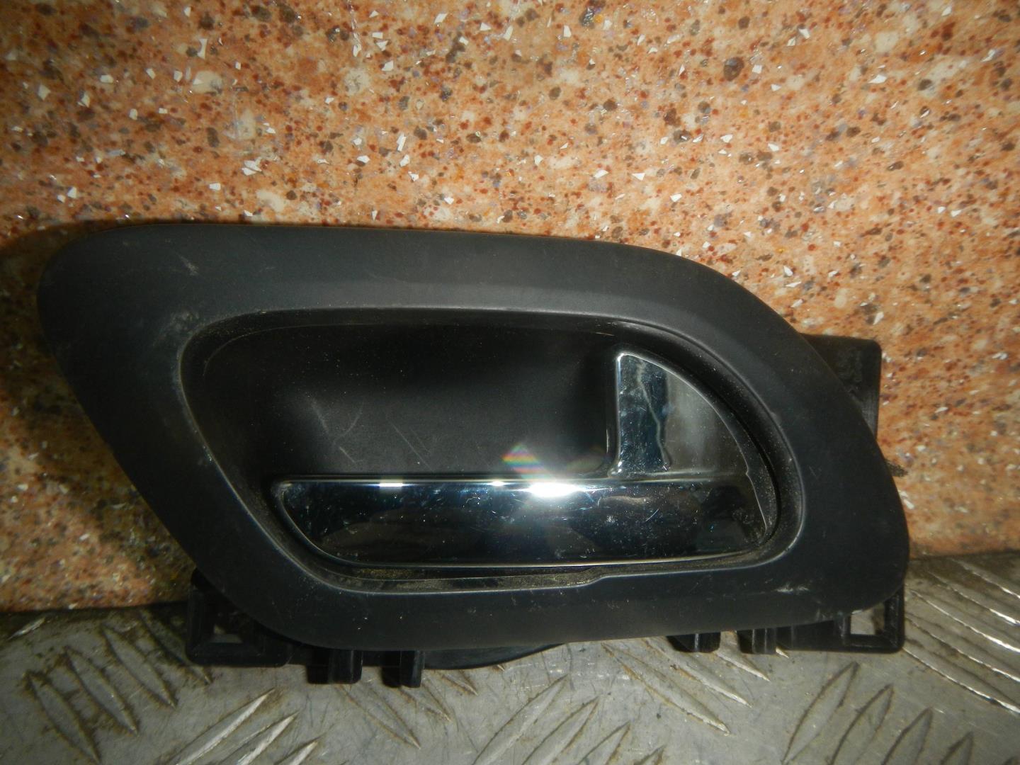 Ручка двери внутренняя правая