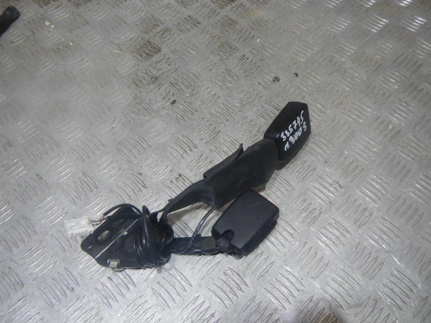 Ответная часть ремня безопасности