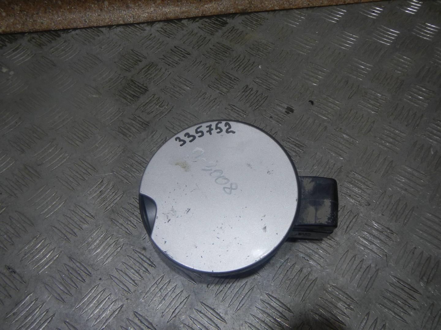 Лючок бензобака