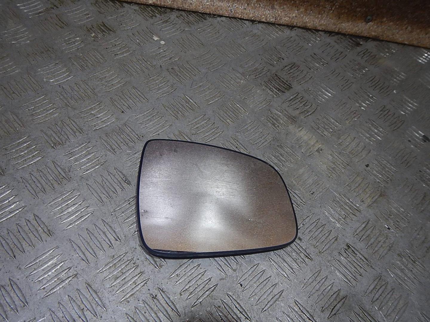 Стекло зеркала электрического правого