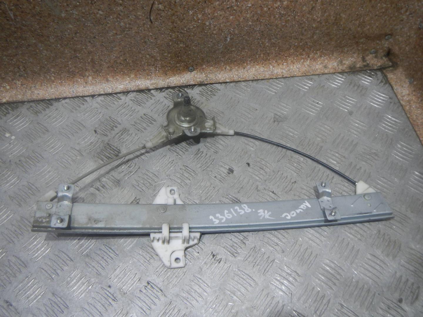 Стеклоподъемник механ. задний правый