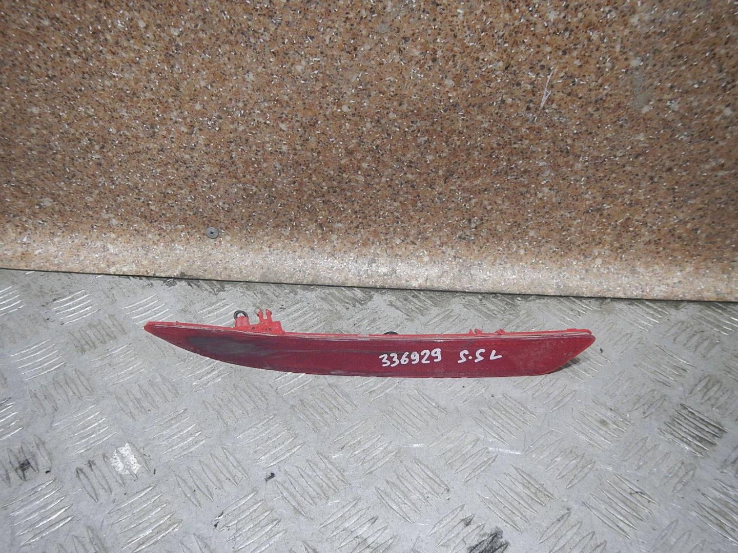 Отражатель в бампер задний левый