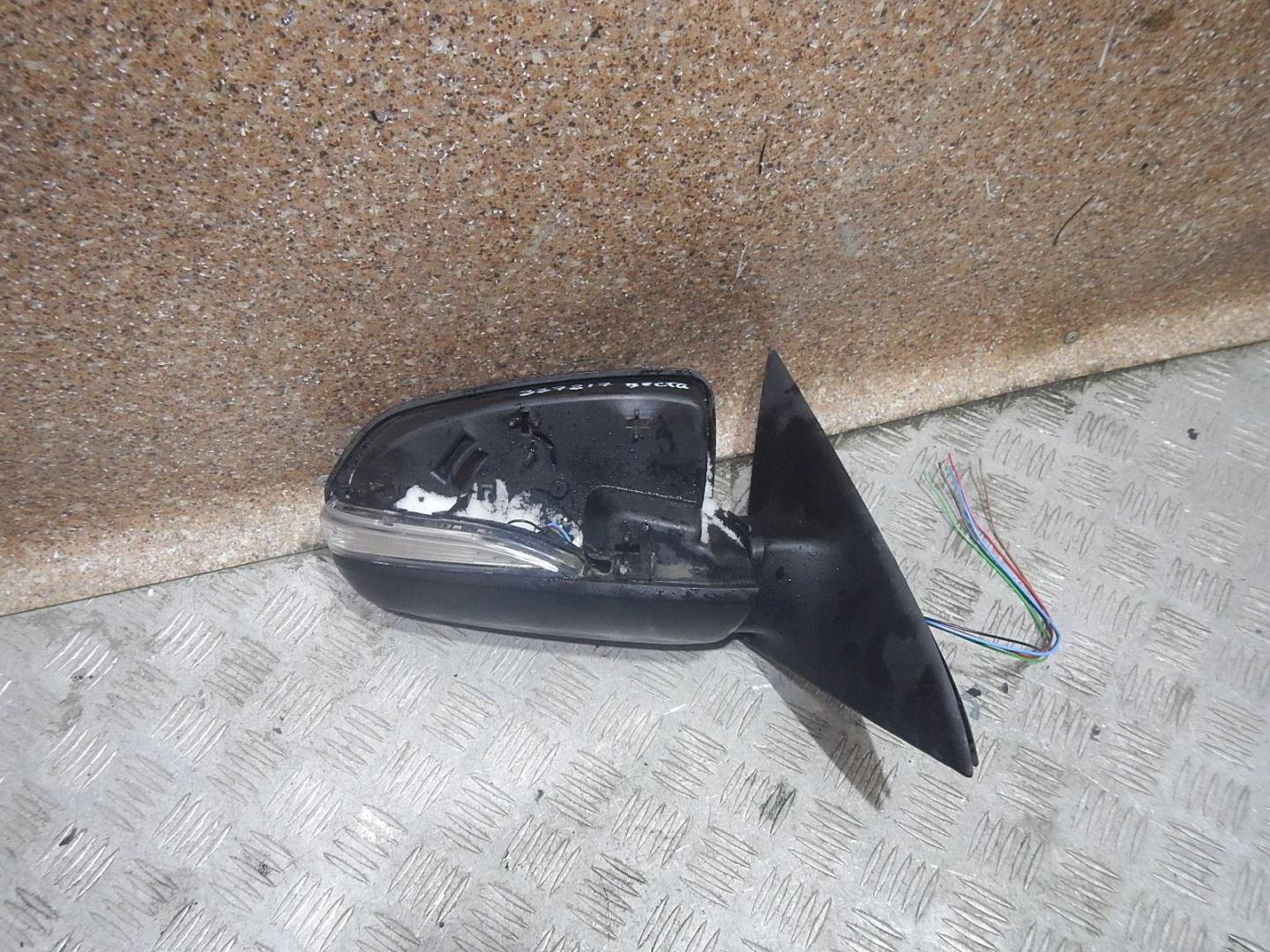 Зеркало правое электрическое