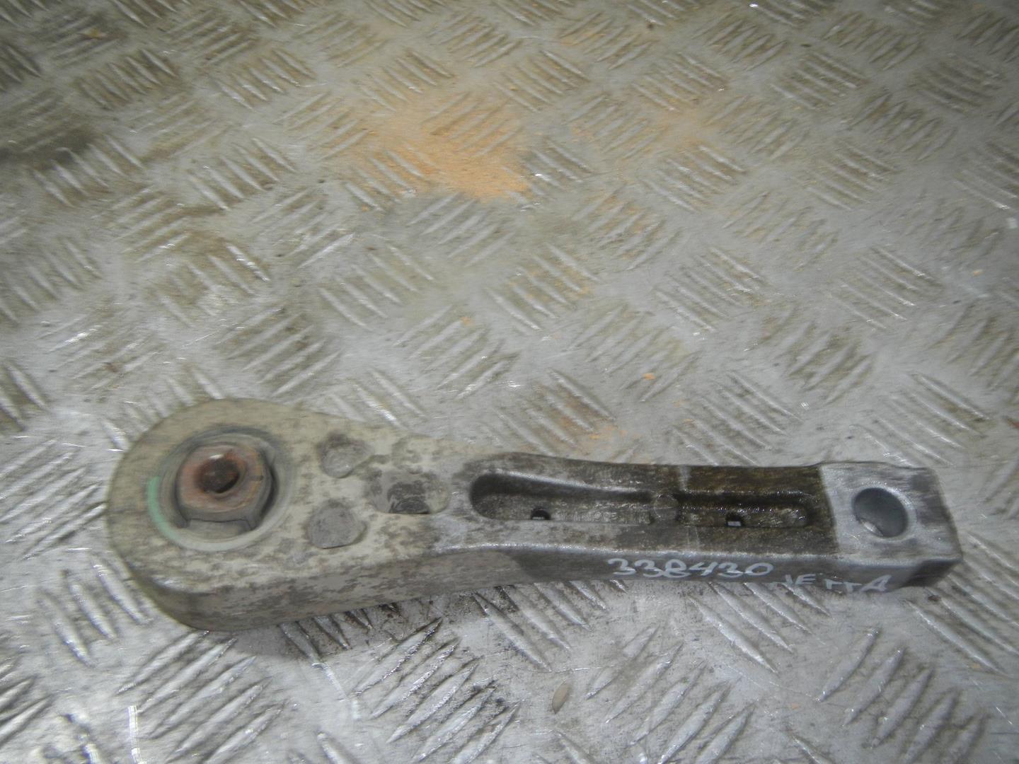 Опора двигателя задняя