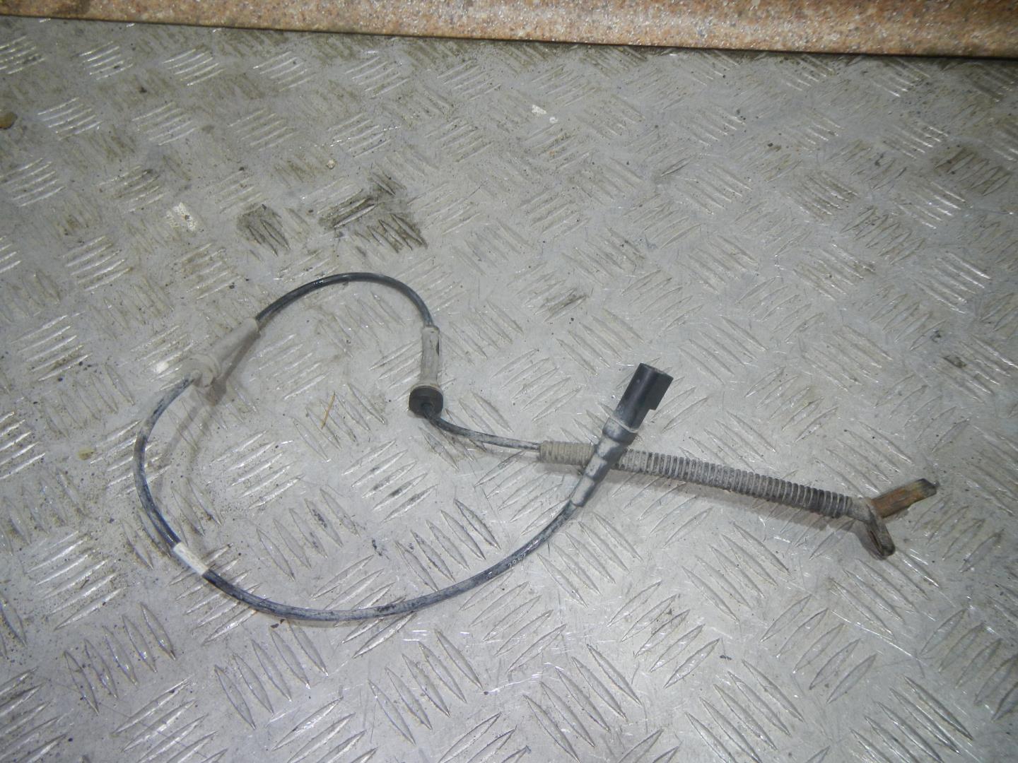 Датчик ABS передний правый