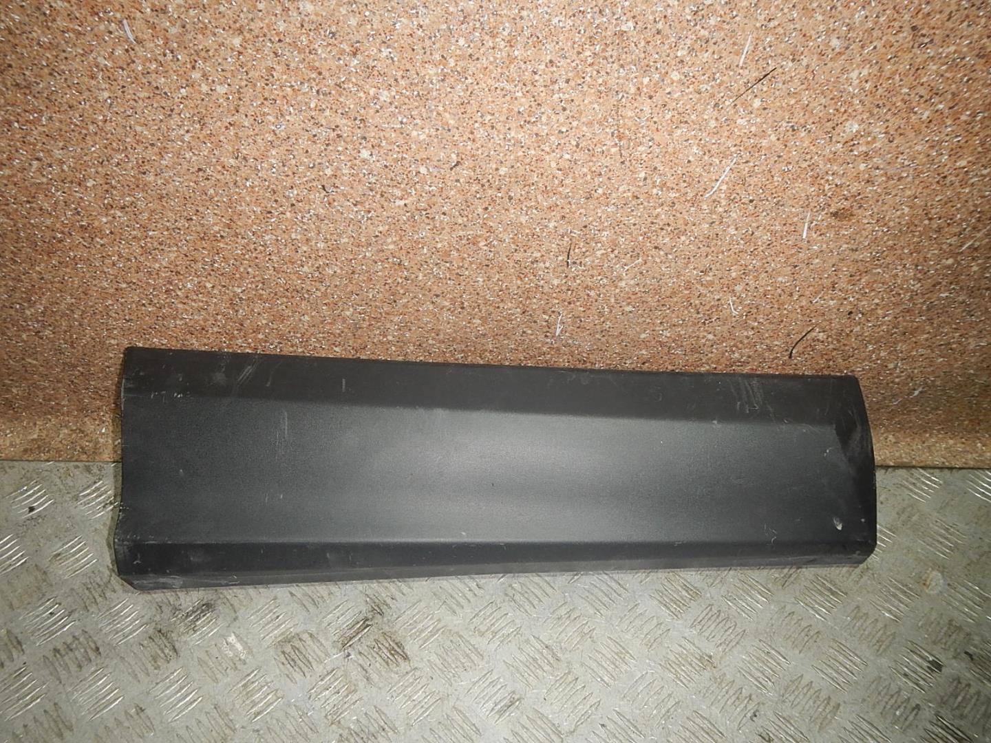 Молдинг задней правой двери