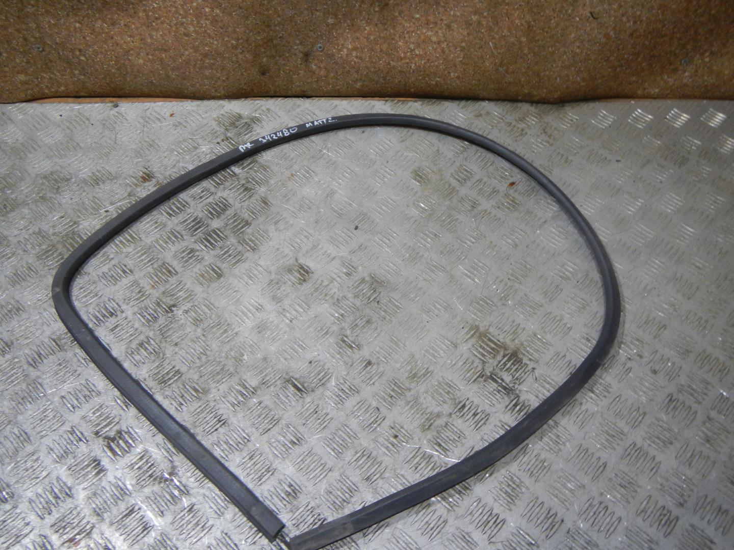 Уплотнитель двери