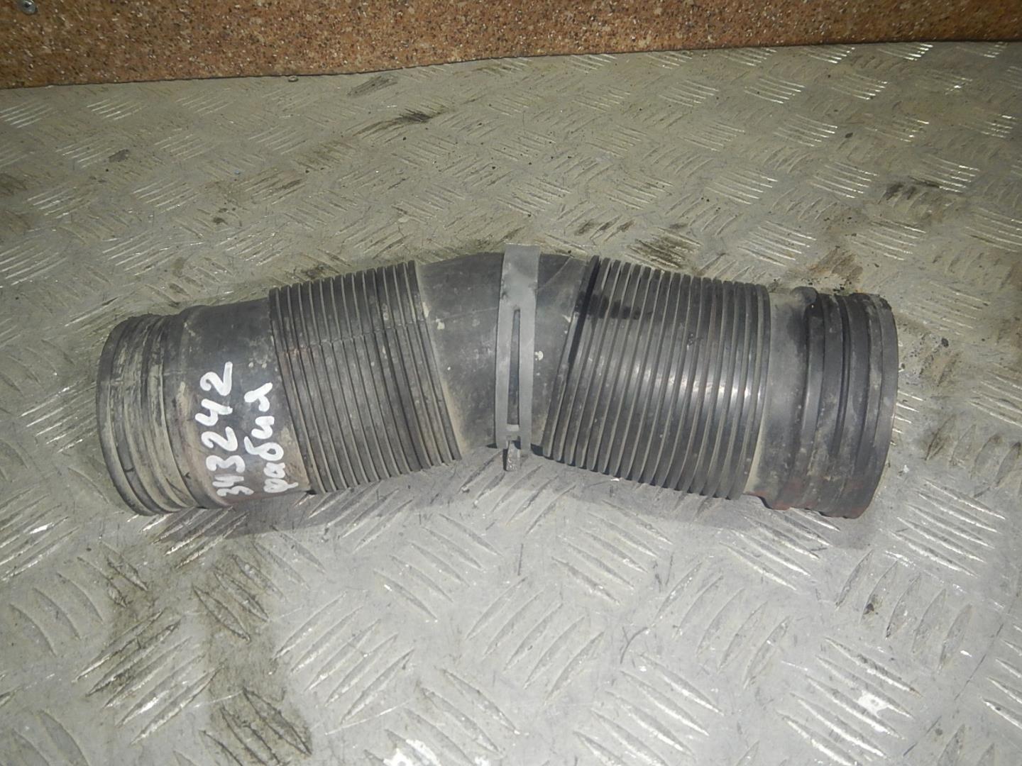 Патрубок воздушного фильтра