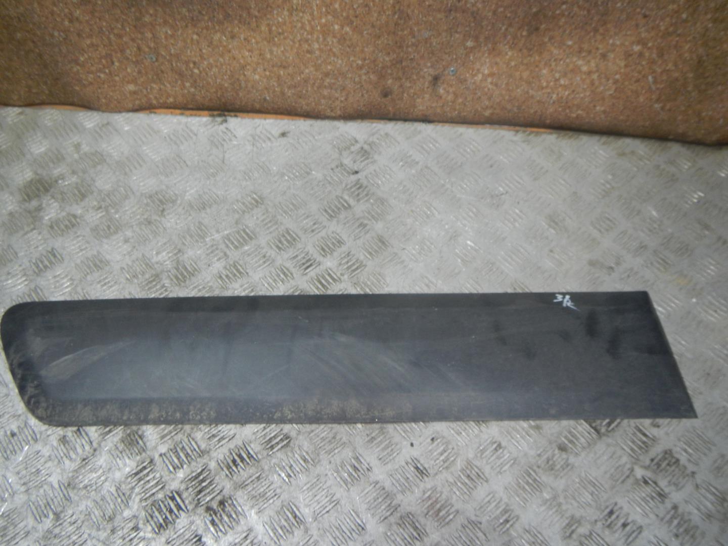 Молдинг задней правой двери