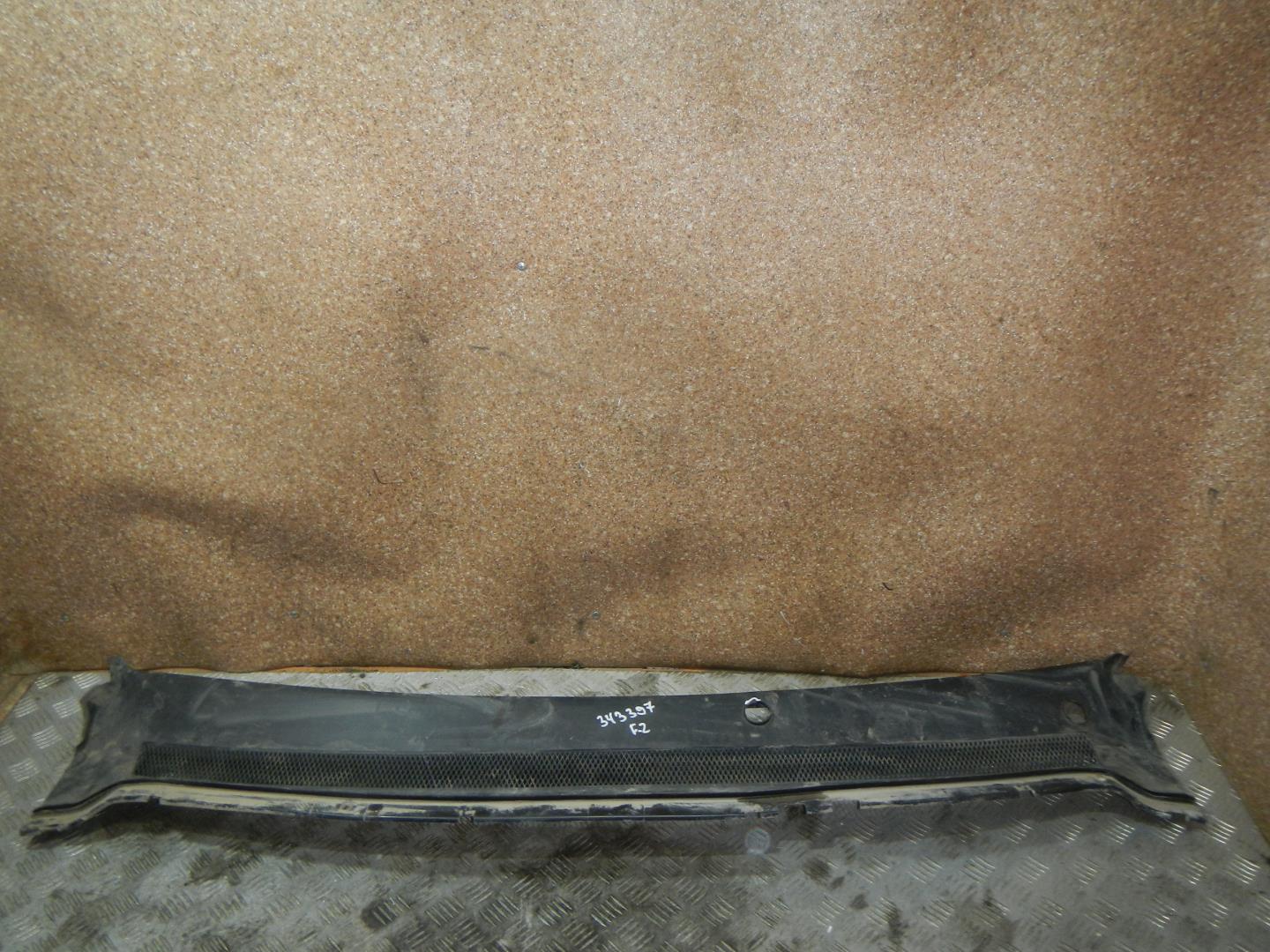 Решетка стеклоочистителей (Жабо)