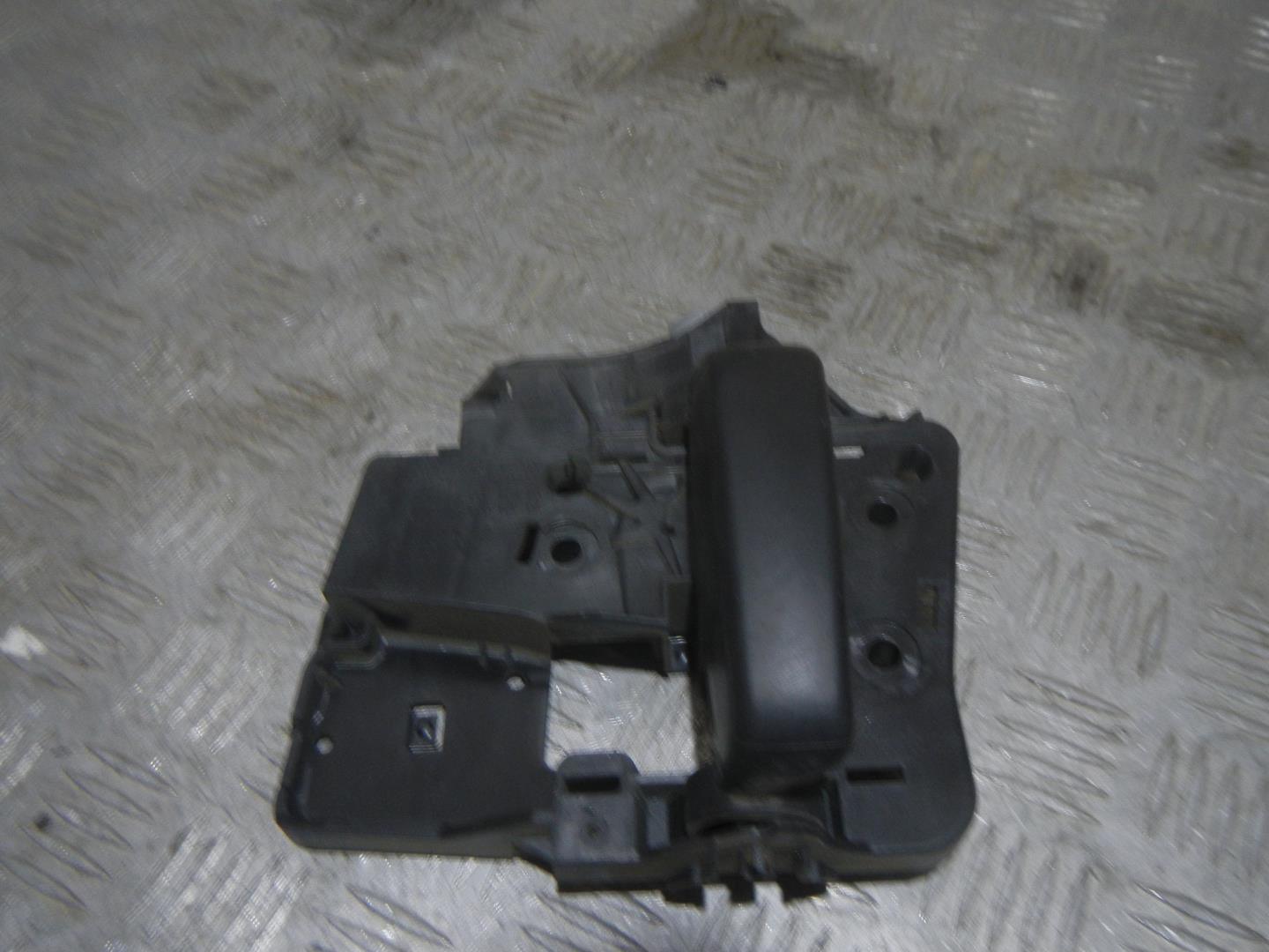 Ручка двери внутренняя правая