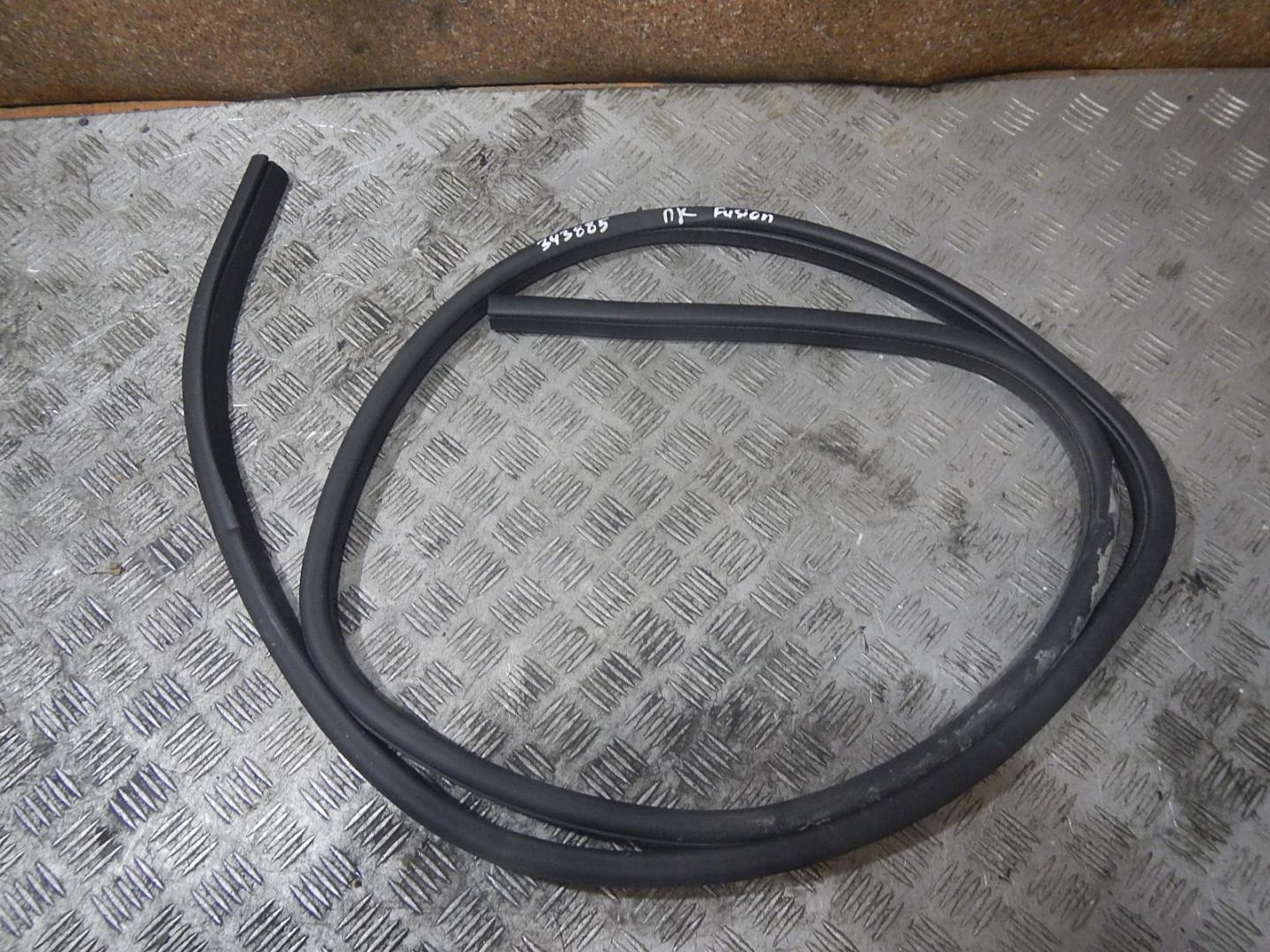 Уплотнитель двери