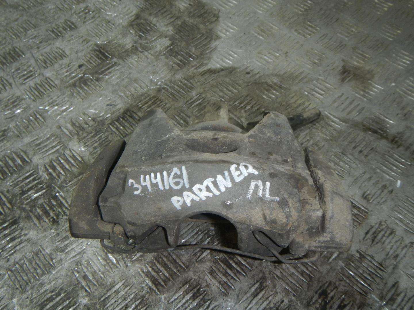 Суппорт передний левый