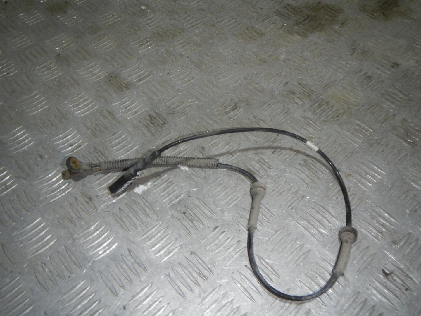 Датчик ABS передний левый