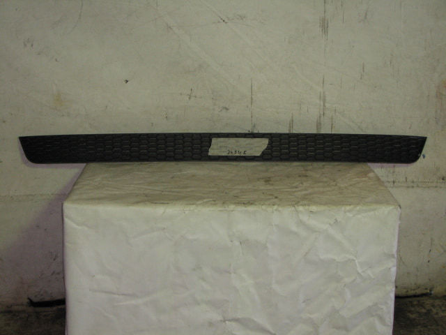 Молдинг заднего бампера