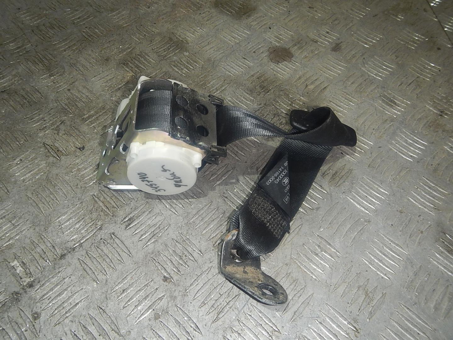 Ремень безопасности