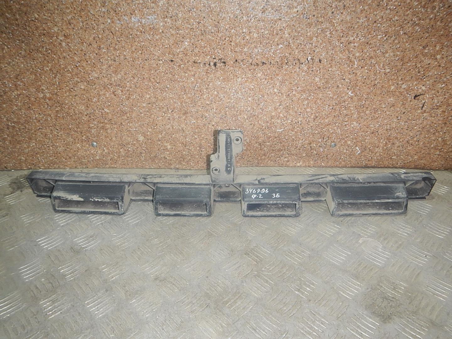 Кронштейн заднего бампера