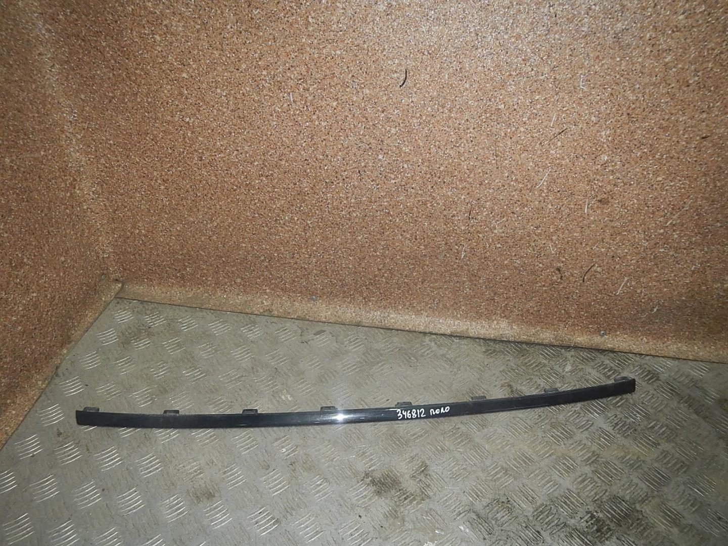 Молдинг переднего бампера