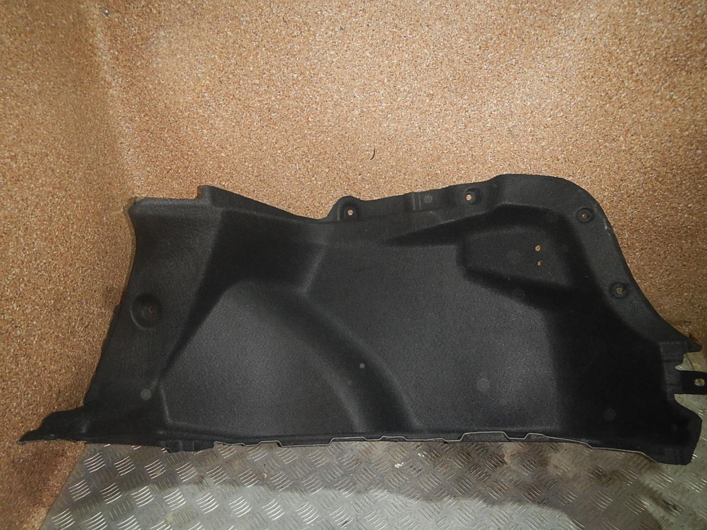 Обшивка багажника