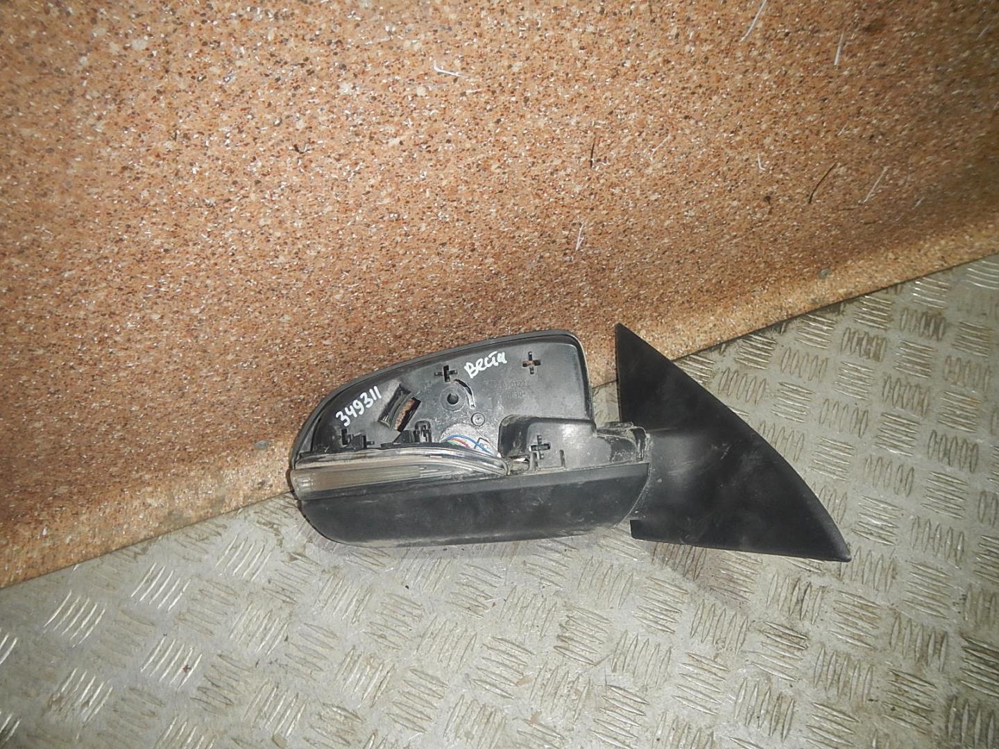 Зеркало правое электрическое