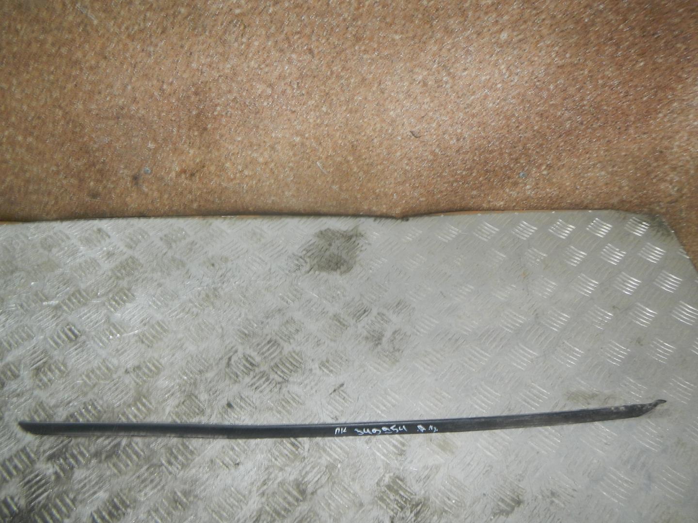 Молдинг лобового стекла