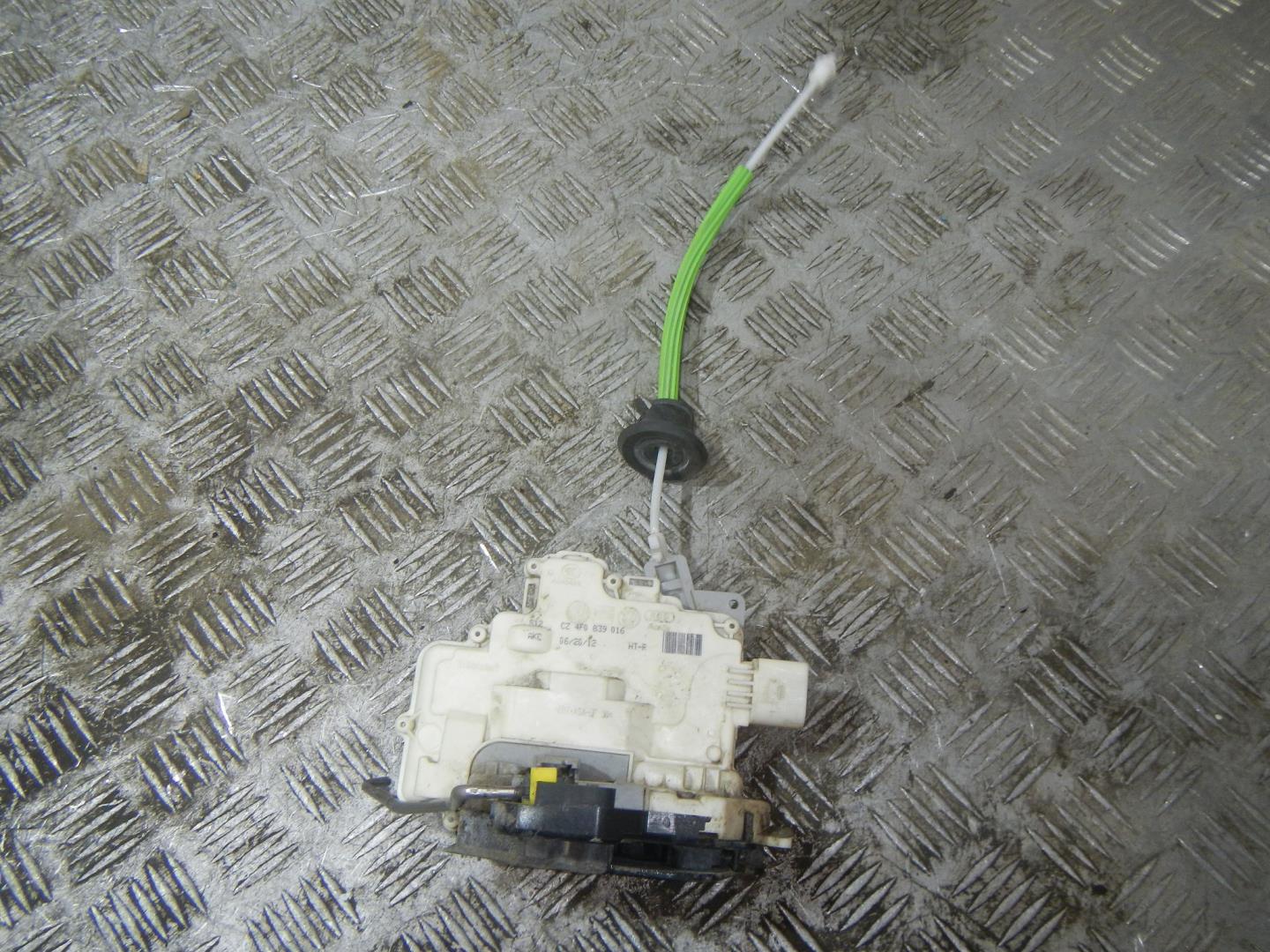 Замок двери задней правой