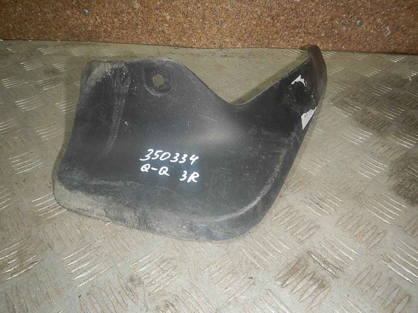 Брызговик задний правый