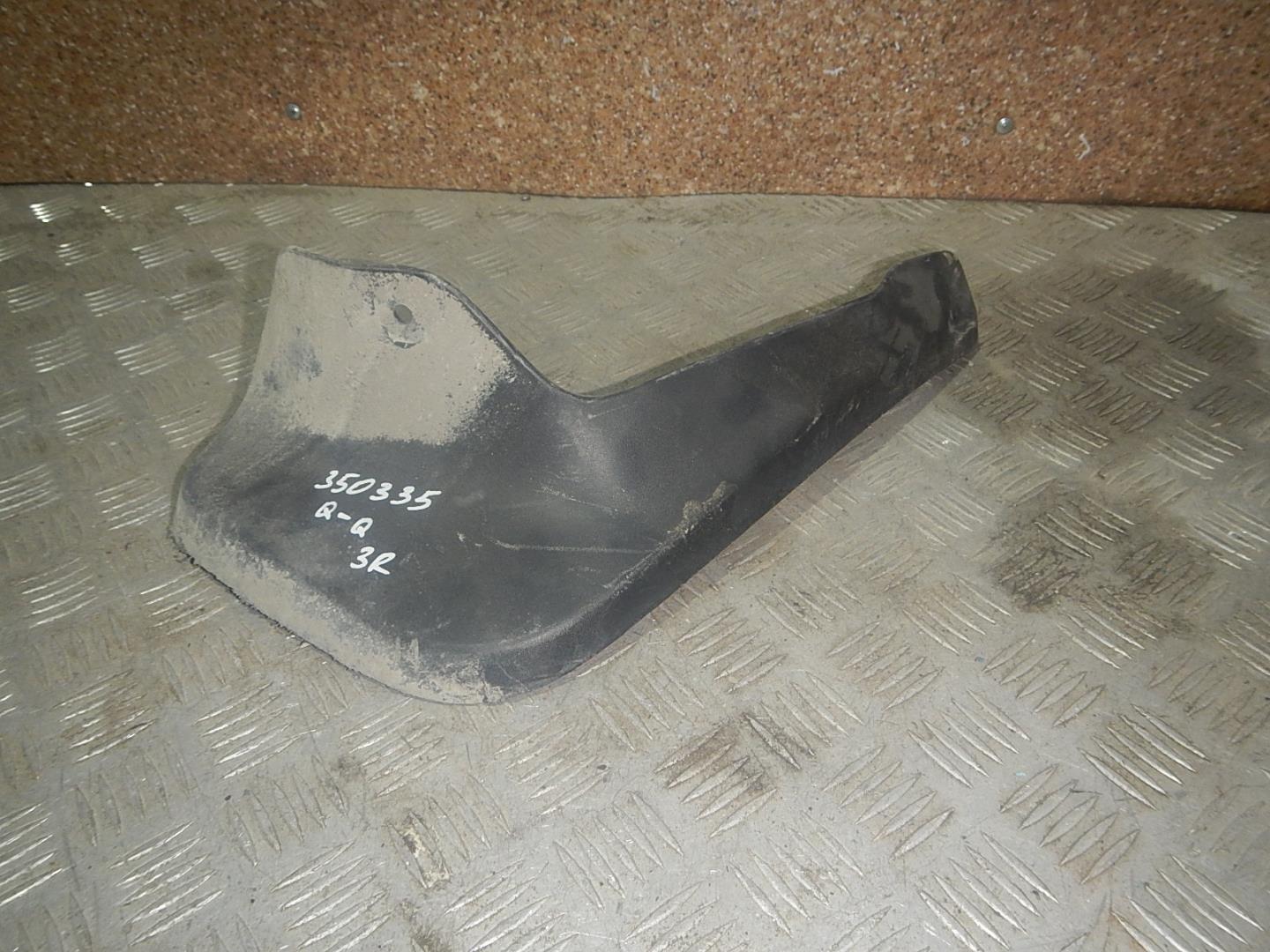 Брызговик задний правый