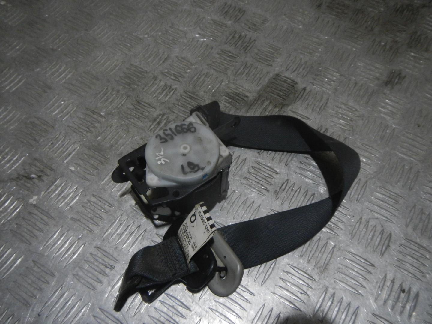 Ремень безопасности