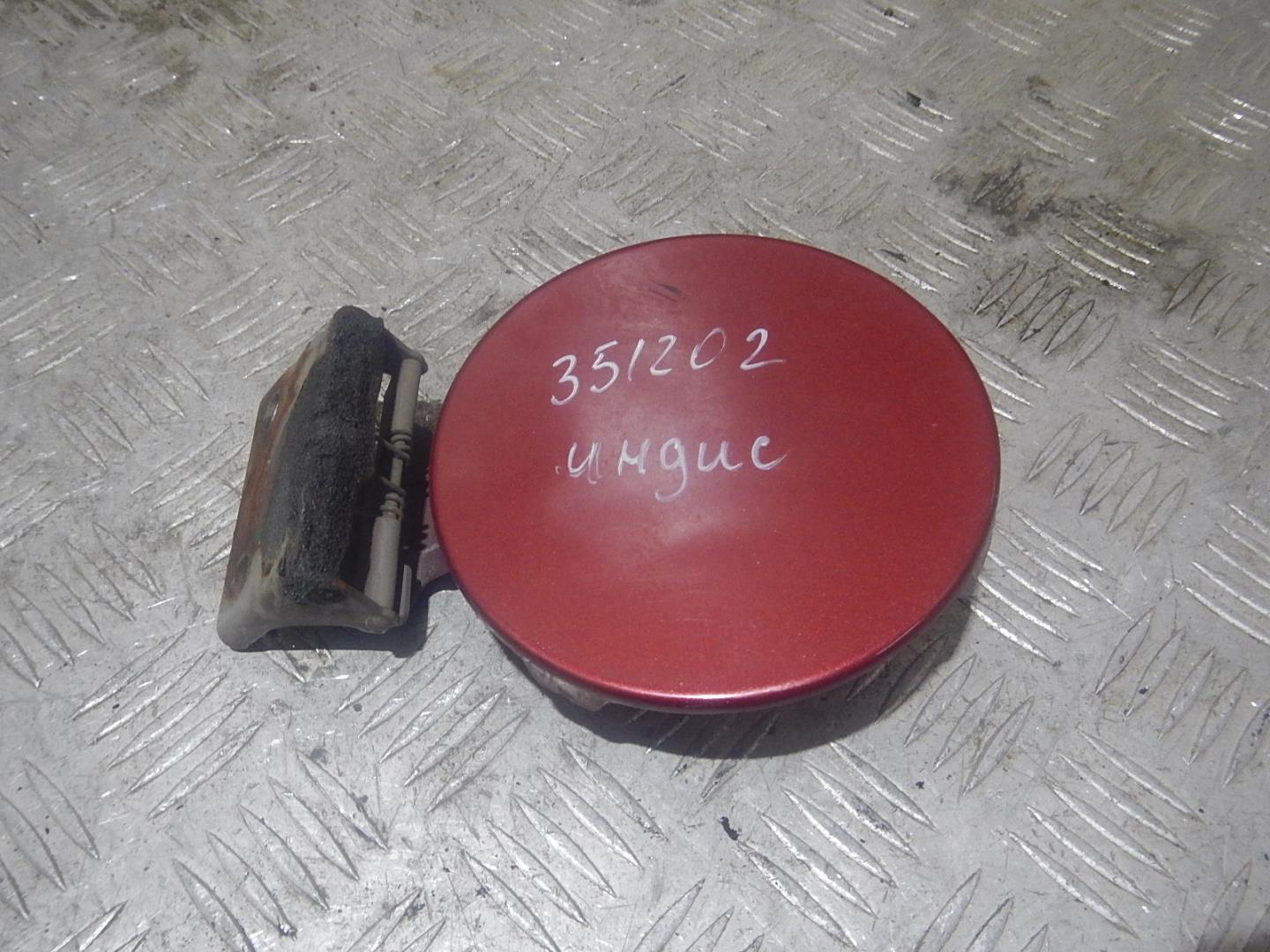 Лючок бензобака