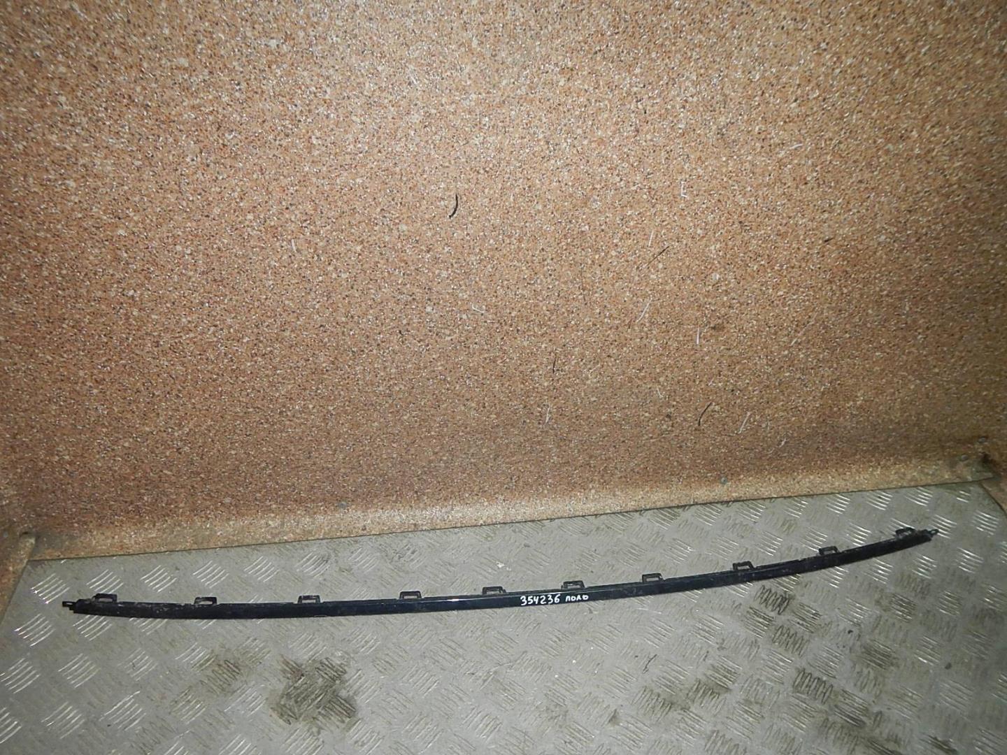 Молдинг заднего бампера