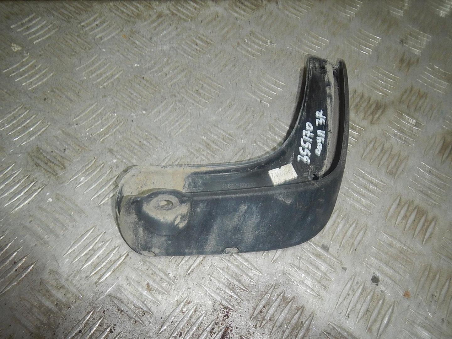 Брызговик задний правый