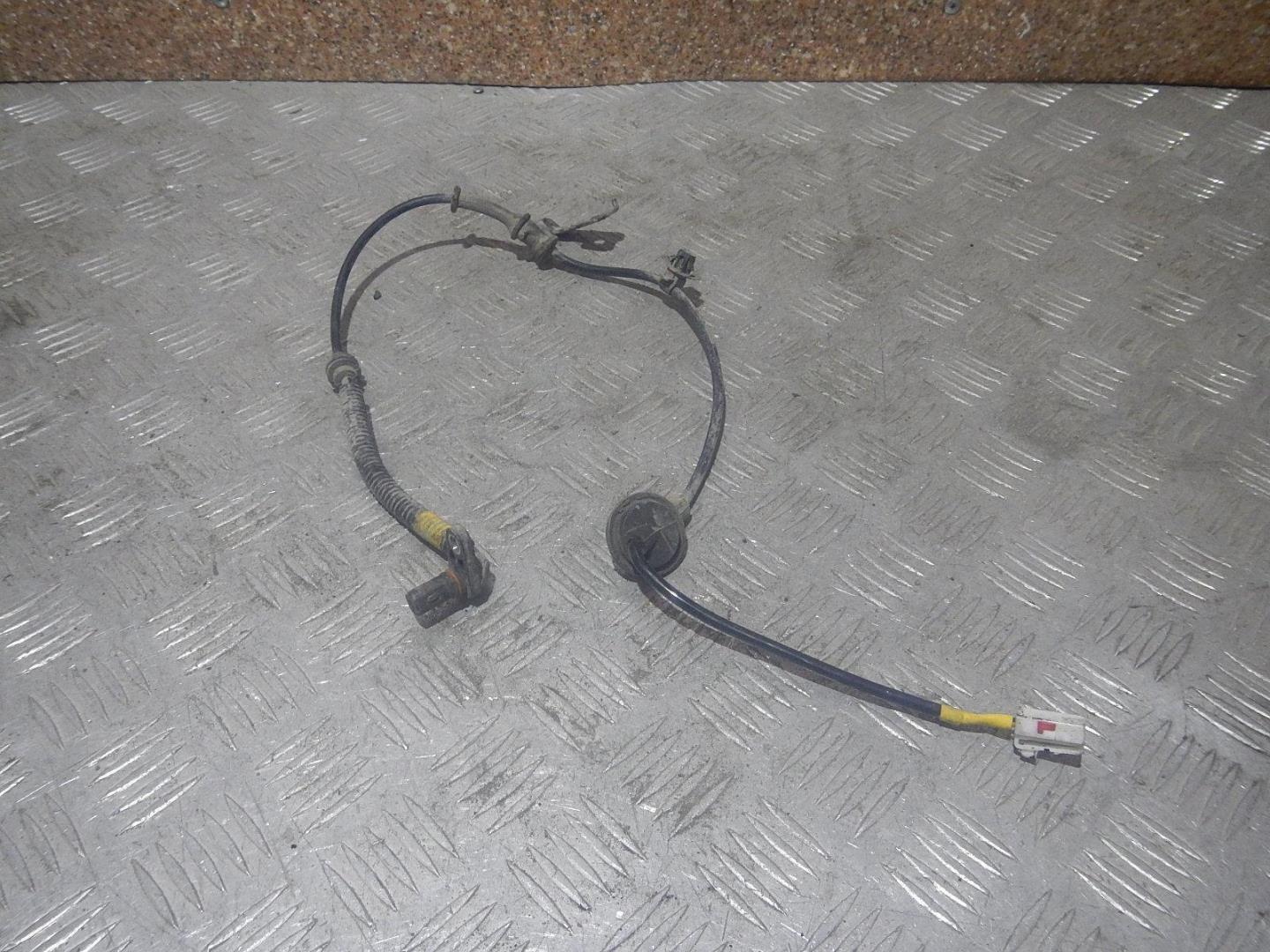 Датчик ABS задний