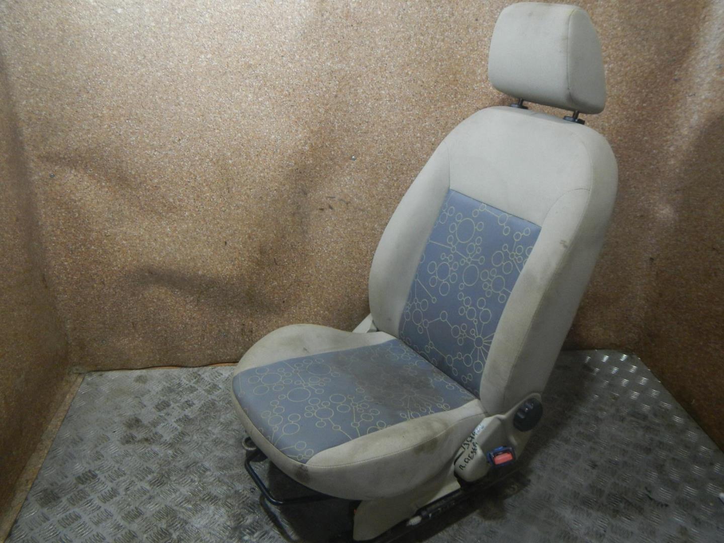 Сиденье переднее правое