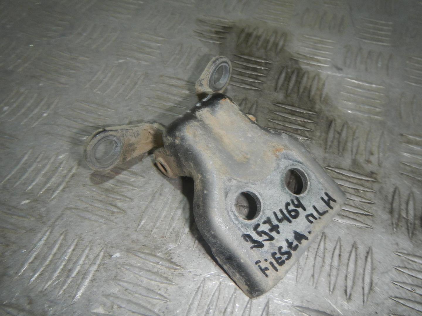 Петля двери передней левой нижняя