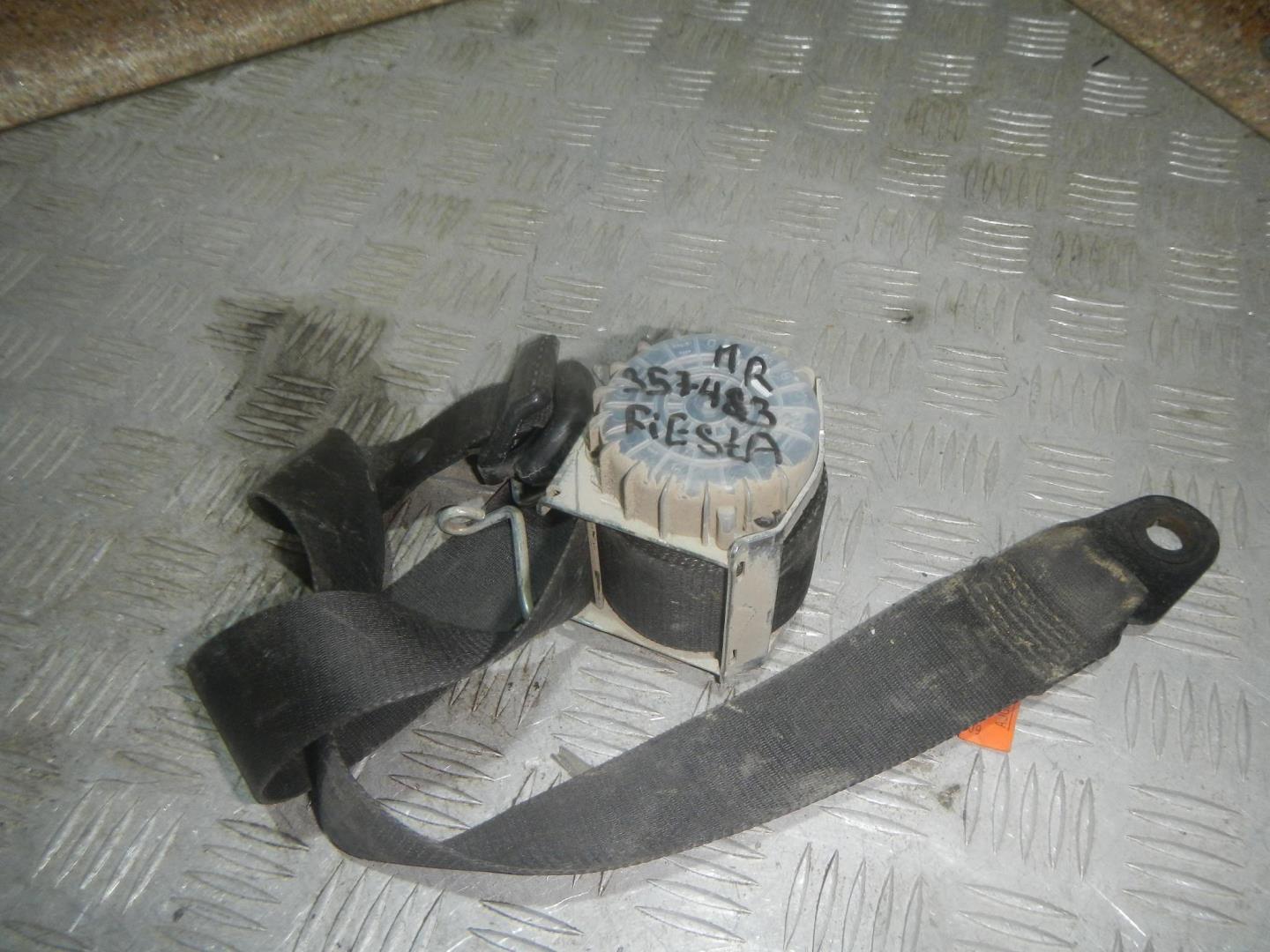 Ремень безопасности