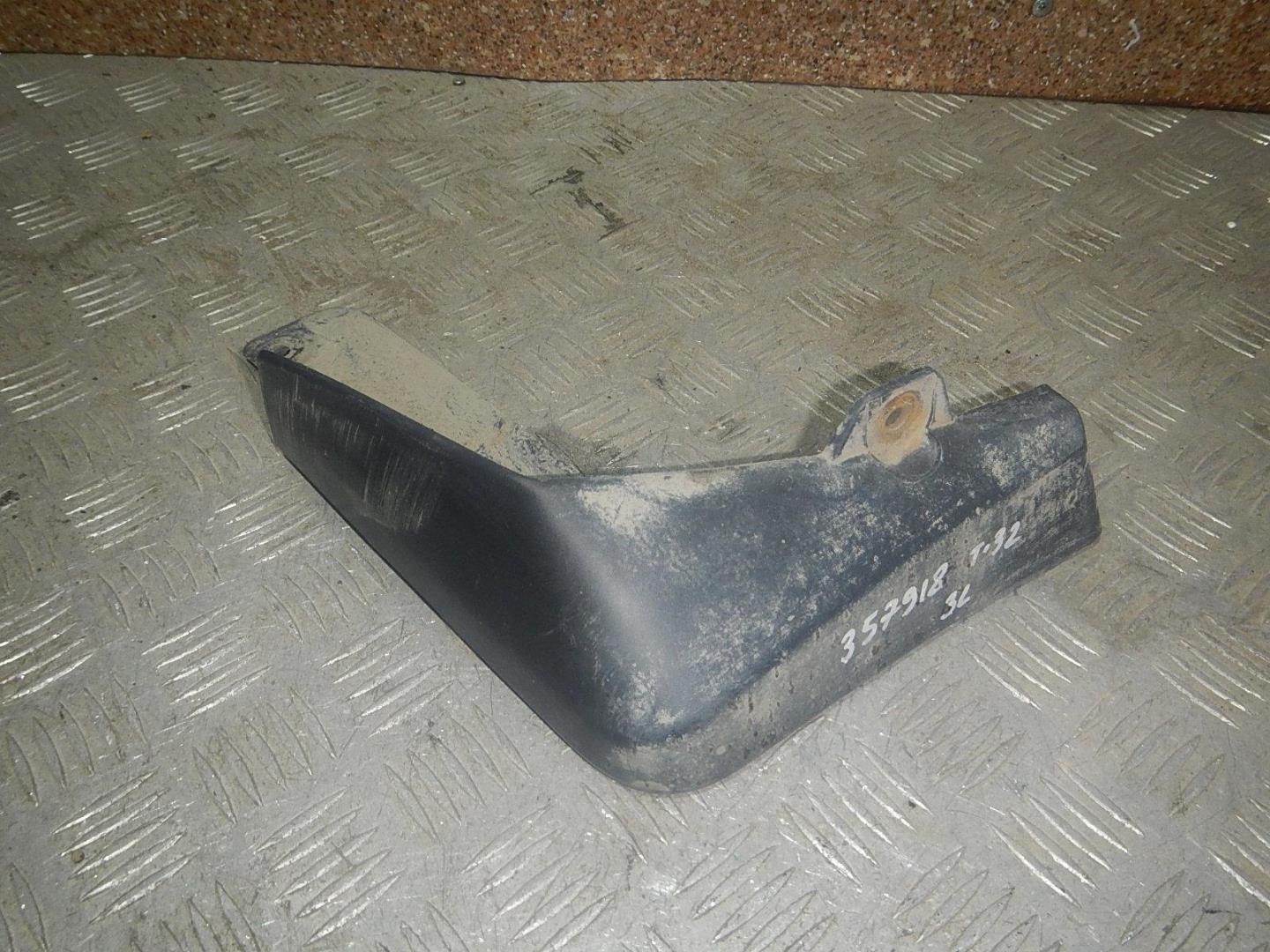 Брызговик задний левый