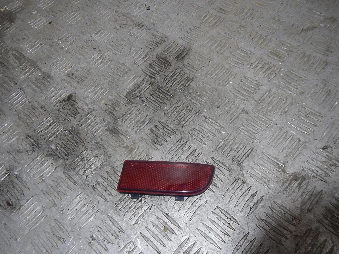 Отражатель в бампер задний правый