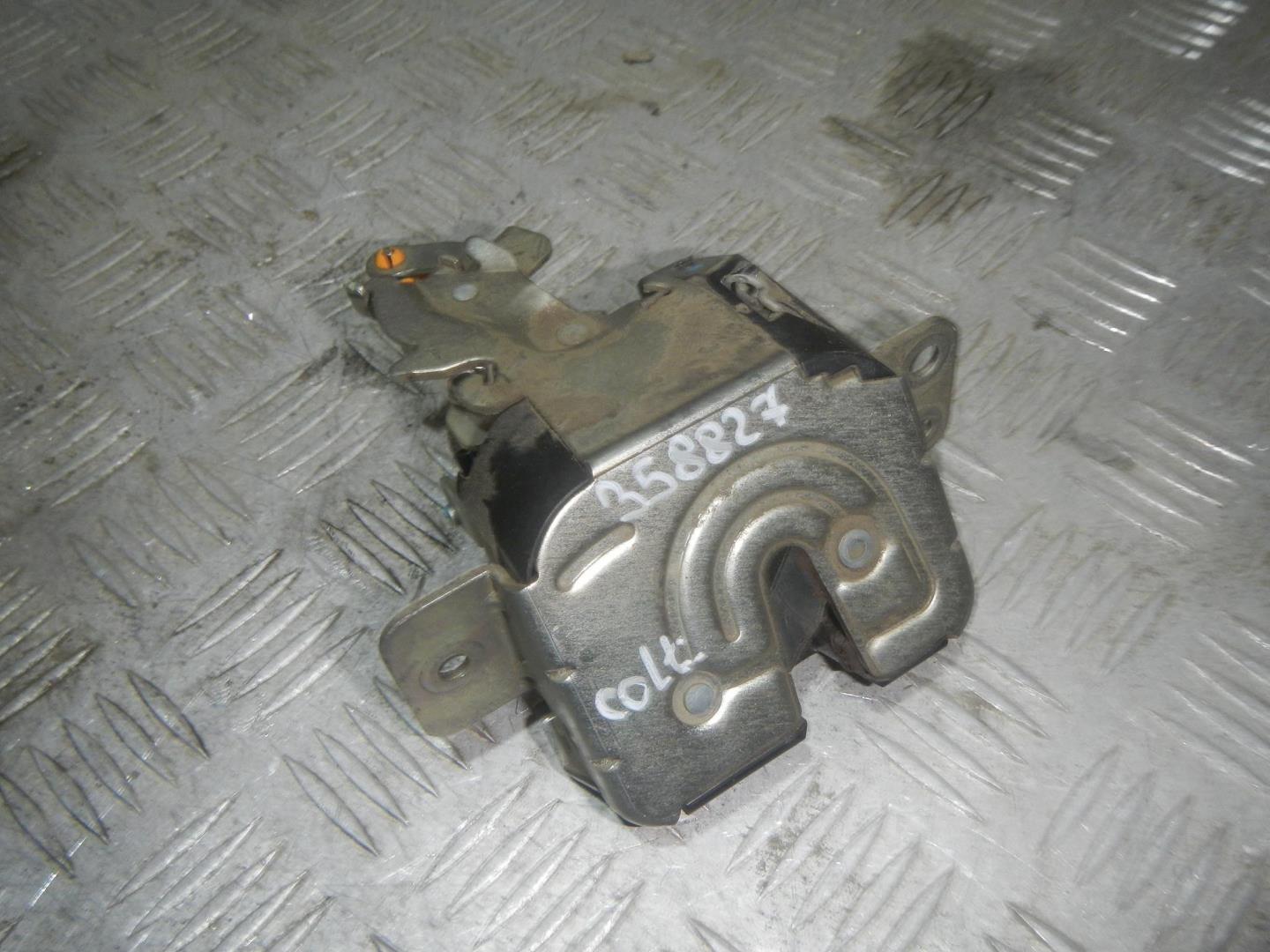 Замок багажника